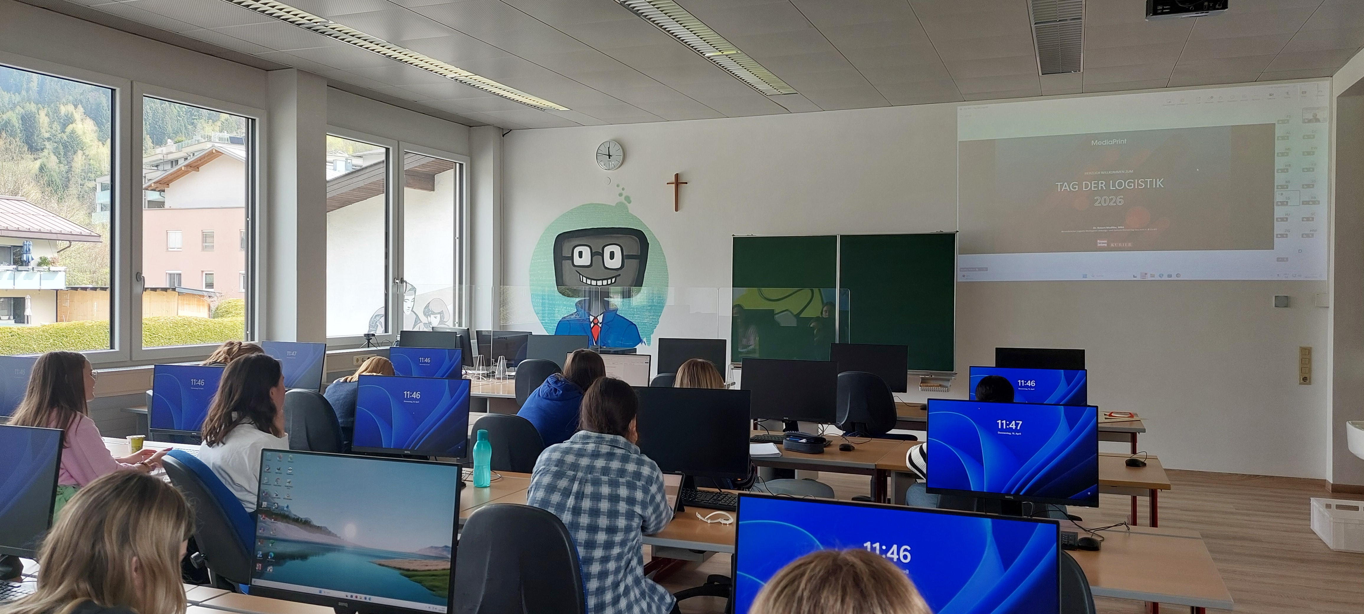 Elisabethinum-Schülerinnen tauchen beim Online-Tag der Logistik in die Welt moderner Lieferketten ein